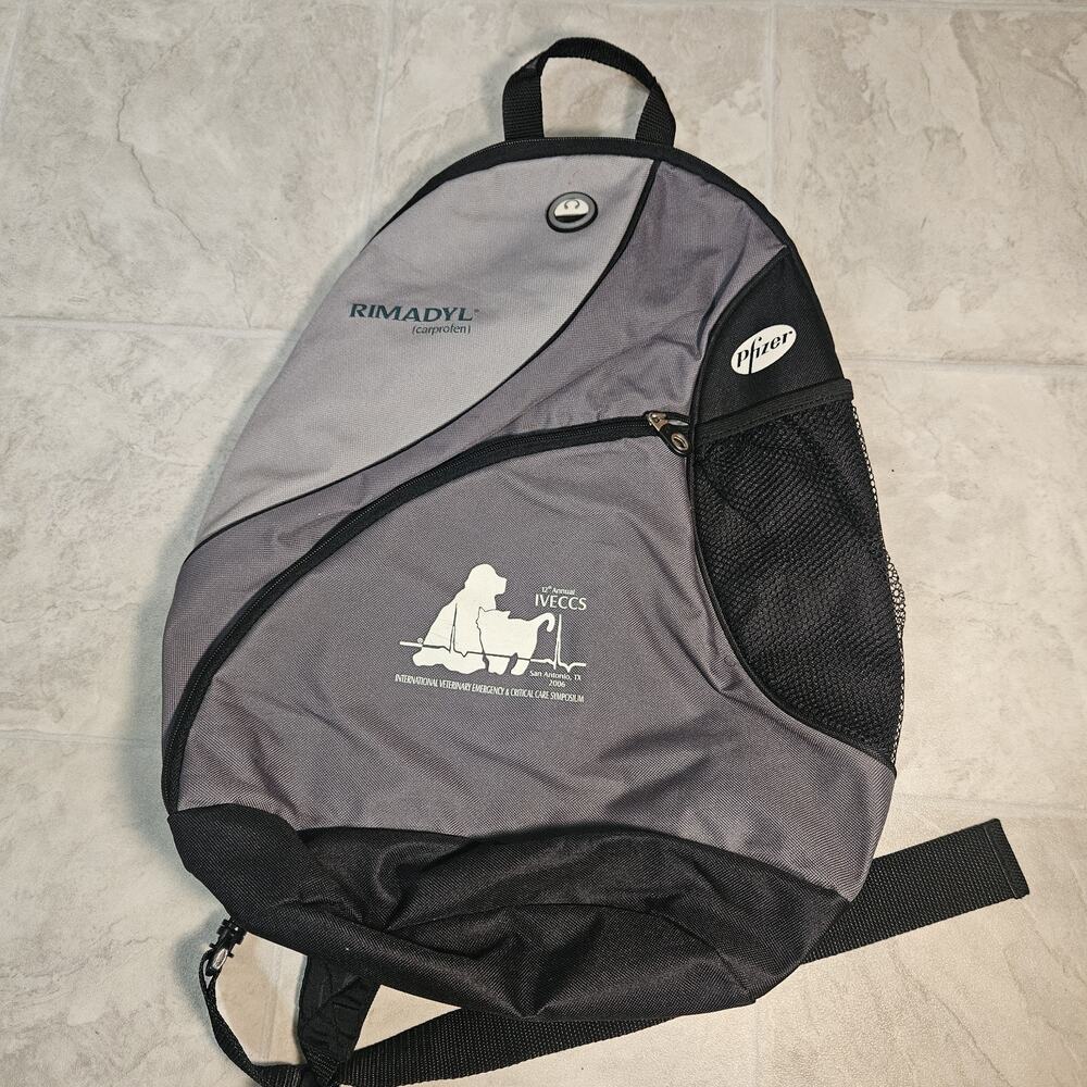 Vintage Pfizer Rimadyl 2006 IVECCS Veterinary Conference Sling Backpack Bag Gray